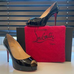 Christian Louboutin Very Prive Peep Toe Patent Leather Pump